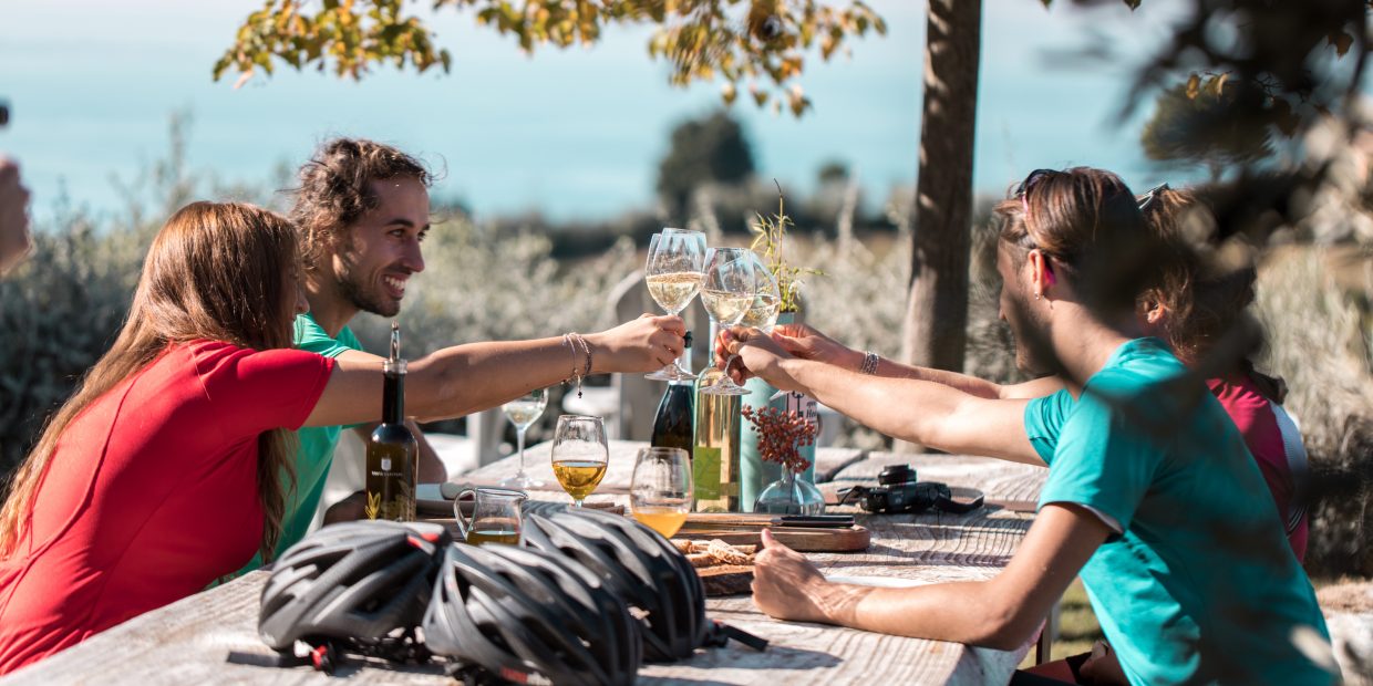refreshing break during bike tour by Lake Garda